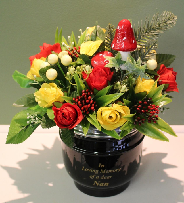 Christmas Memorial Pot – Nan