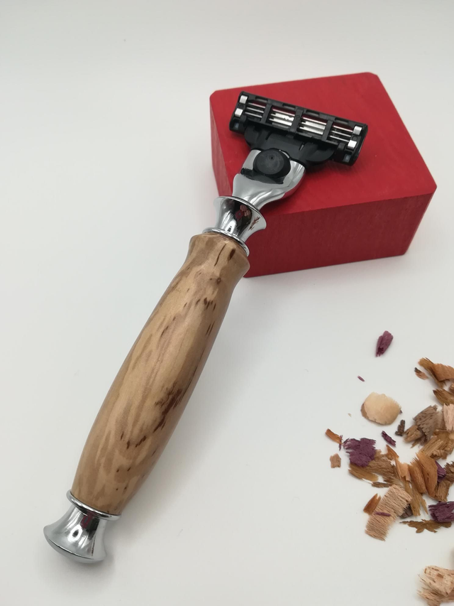 Rasoir à tête interchangeable, type Gillette Mach3 manche en bois exotique