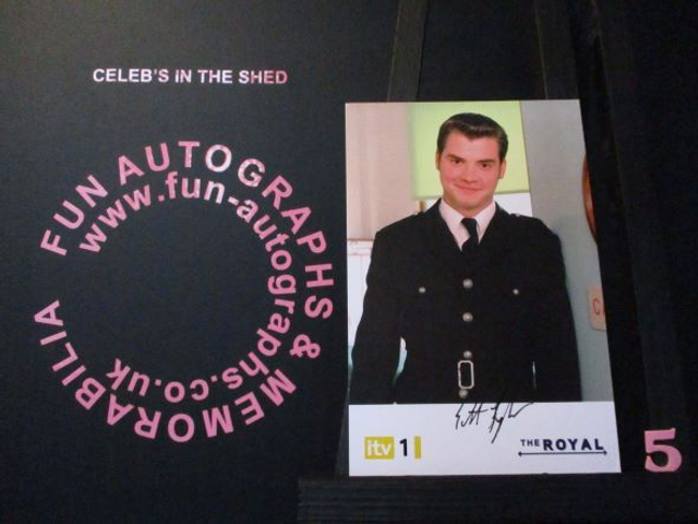 Scott Taylor (Frankie Robinson) Original Pre-Print Yellow The Royal 6x4 Cast Card (5)