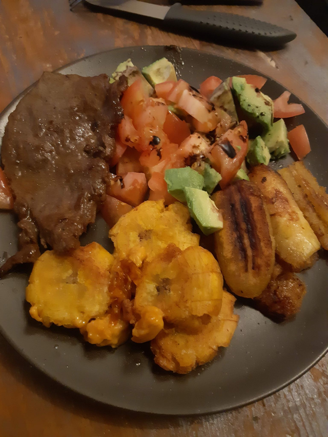 Bisteck aux légumes -  Bisteck con verduras