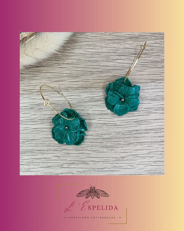 Créoles fleurs vertes et dorées