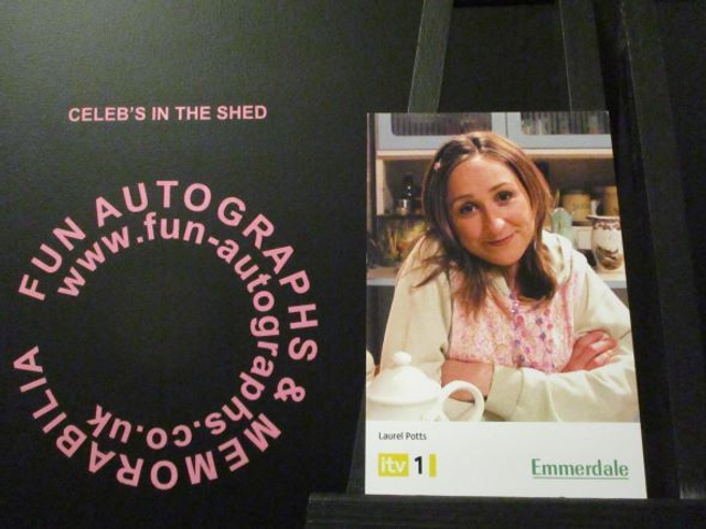 Charlotte Bellamy (Laurel Potts) Original Emmerdale Yellow &amp; White itv1 Logo Cast Card (SEE PIC)