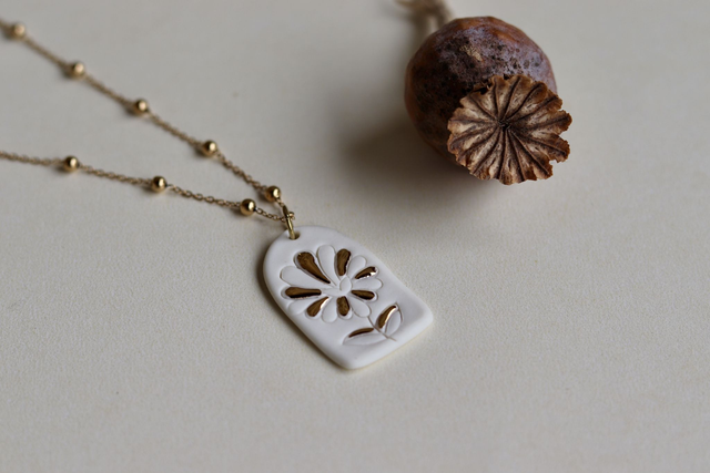 Collier en porcelaine et or - Pièce unique 