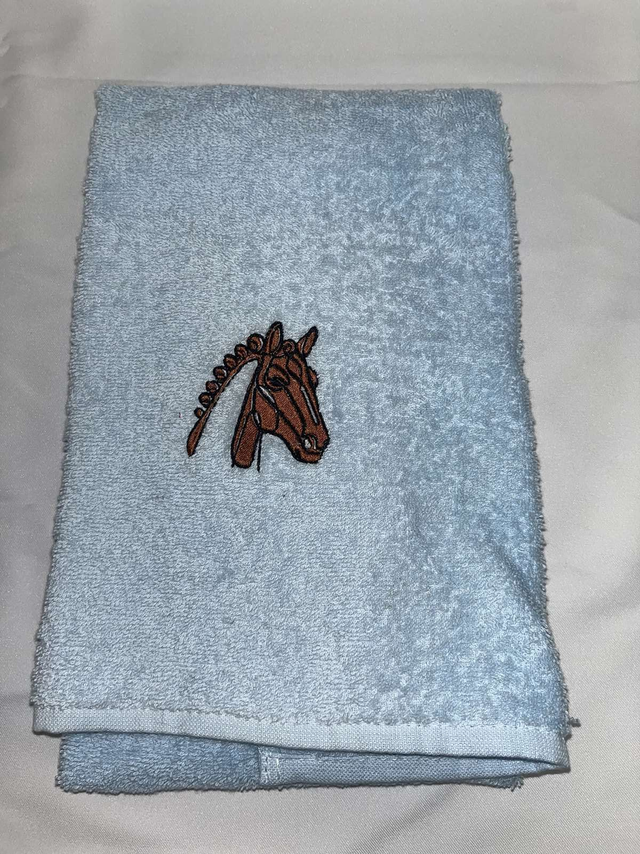  Serviette de toilette brodée 