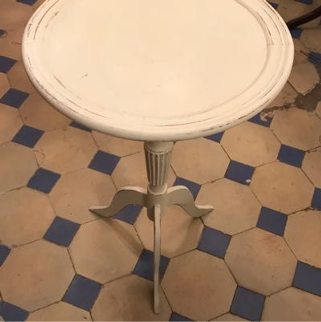 Weißer runder Tisch / chalkpaint