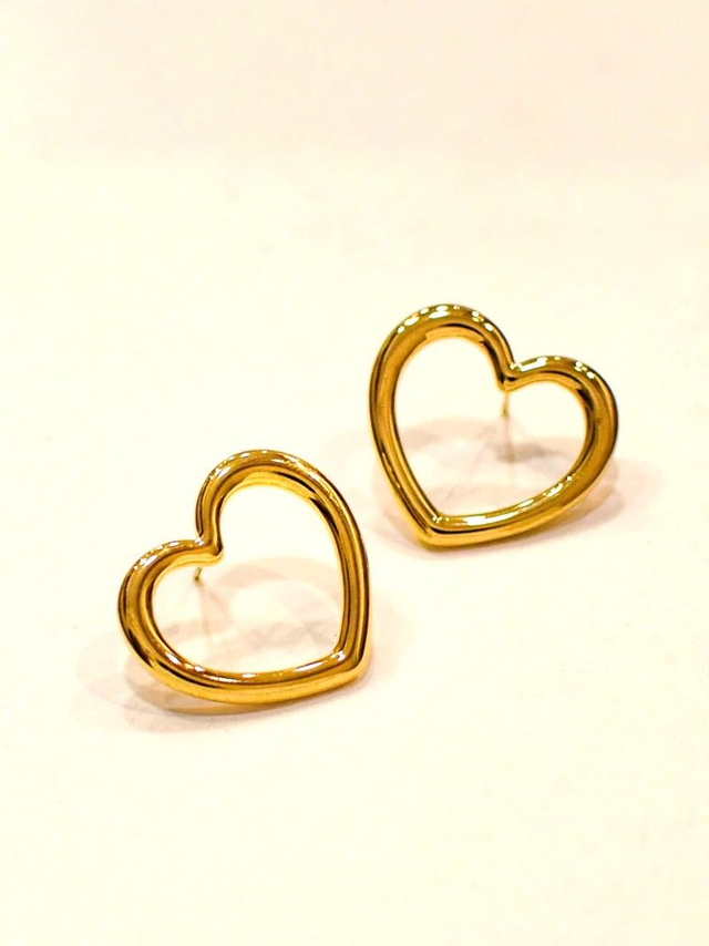 Boucles d’oreilles cœur doré – L’élégance au quotidien