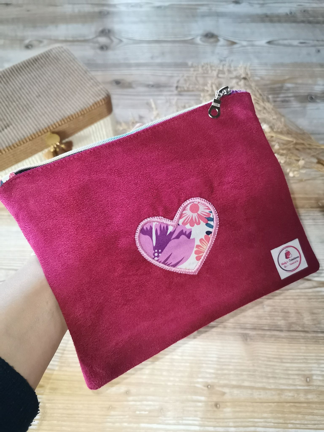 ✨ Pochette "Good Vibes" brodée - Fuschia ✨