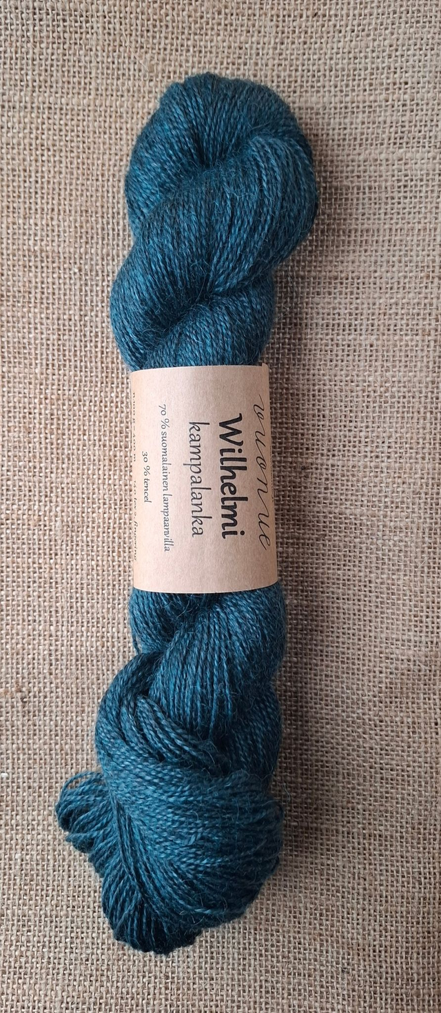 Wilhelmi kampalanka – Tumma petrooli, värjätty