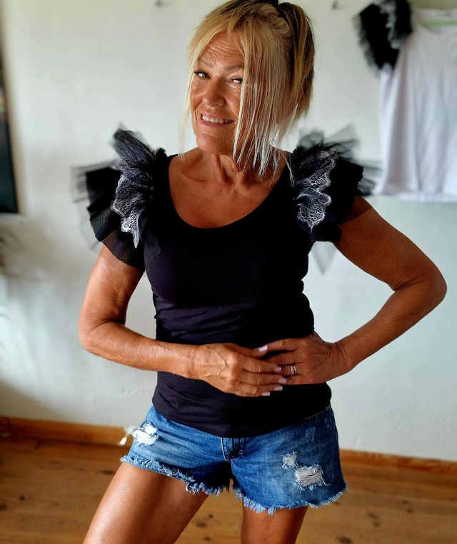 Topiks ar ziediem 