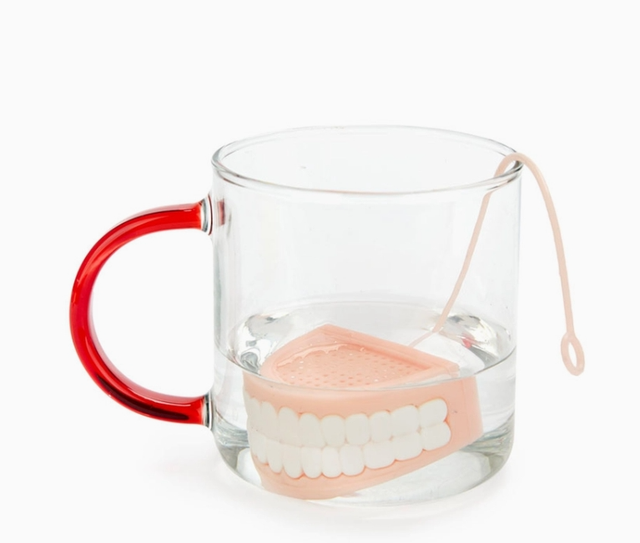 Infuseur à thé TeaTH en silicone au design dentier