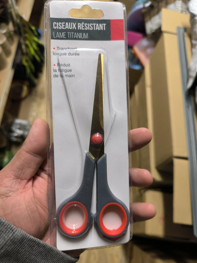 CISEAUX RÉSISTANT LAME TITANIUM 