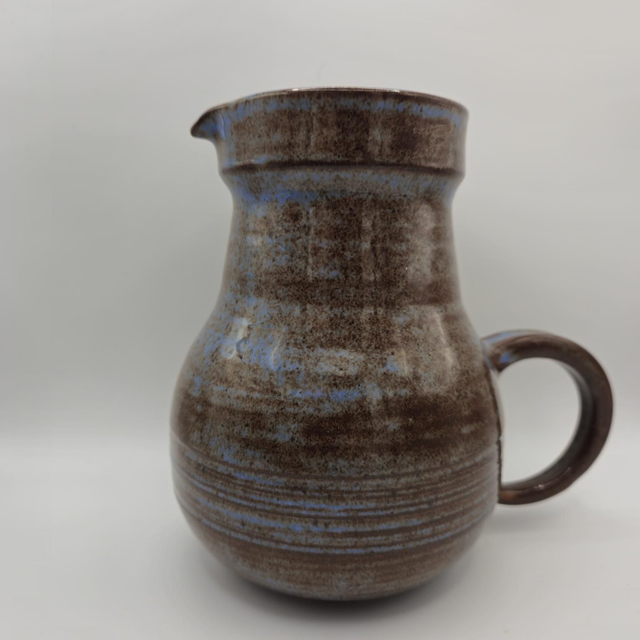 Pichet signé Jean-Francois Descombes 