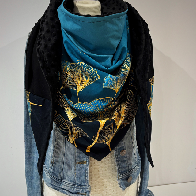 Maxi chèche, châle, écharpe bleu, noire et Or doublée en polaire minky noire "Happy Orelie Bleu"