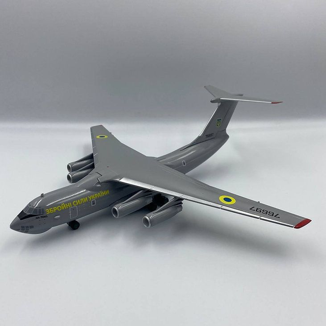 1/200 Iljuschin Il-76 Ukrainian Army #76697 grey livery