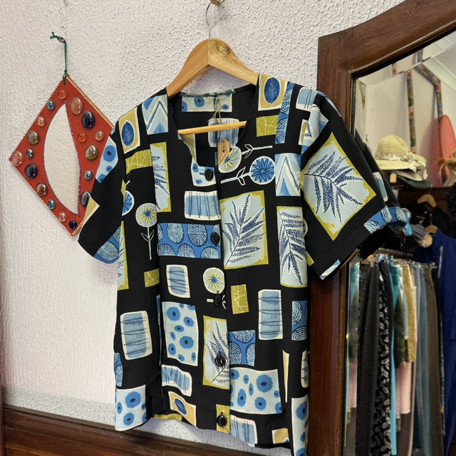 Blusa Estampado Retro C/Ombreiras