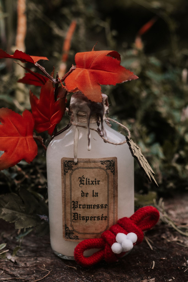 Potion décorative fantasy blanche – Souffle des Serments Oubliés – Décoration féerique automnale – Fiole magique artisanale