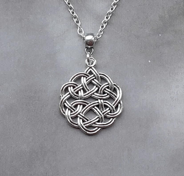 Celtic Knot Circle Necklace 