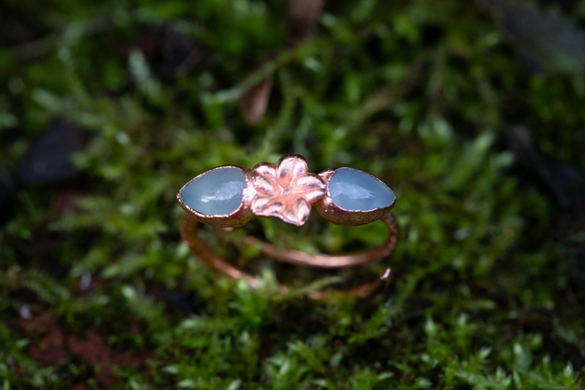 Bague fleur et aventurines vertes