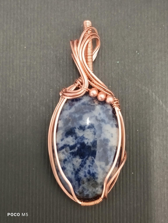 Pendentif cuivre et sodalite 