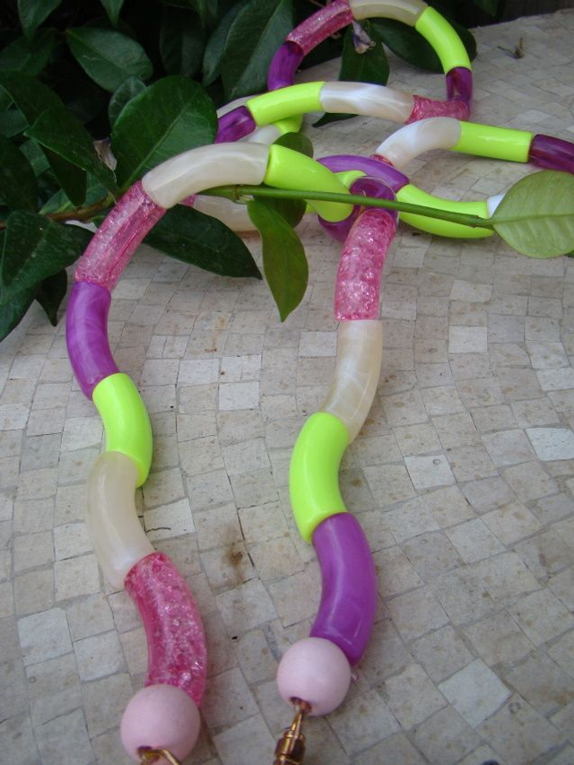 Bijou de téléphone perles tubes Phlorosent Gulaabee peela