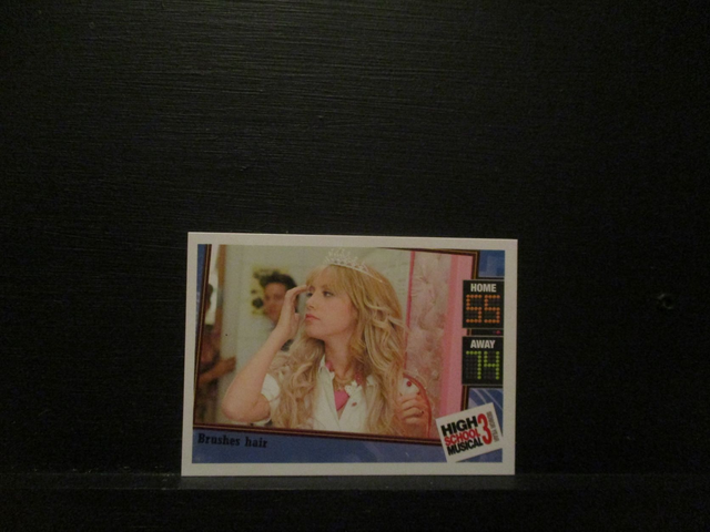 Brushes Hair - Action Card High School Musical 3 Senior Year Original Trading Card