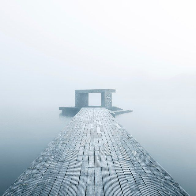 Steg im Winternebel