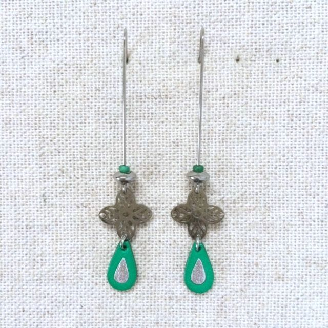 Boucles d’oreilles « Fancy » argentées, cuir vert vif