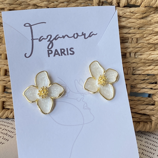 Boucles d&#039;oreilles Fleur d&#039;Ivoire