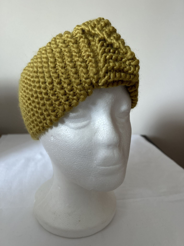 7035b  ladies knitted green ear warmers