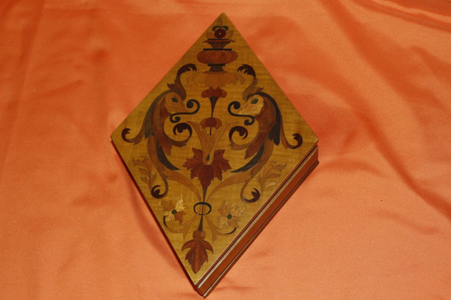 Holzschatulle, Einlegearbeit