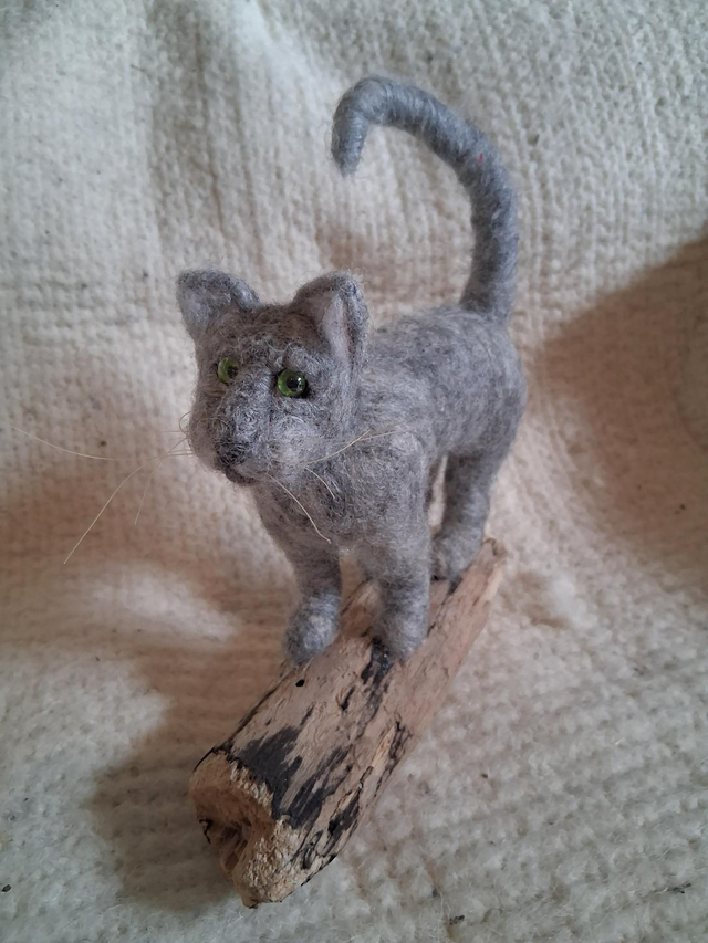 Needle Felt Cat in Grey. The Tail