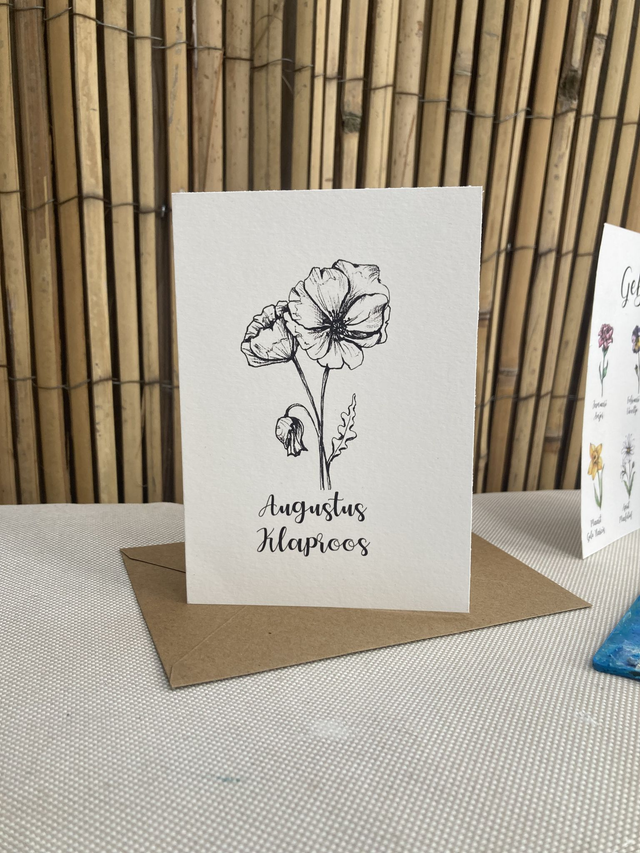 Ansichtkaart Geboortebloem Augustus Klaproos zwart wit, inclusief envelop, van originele tekening, met of zonder tekst 