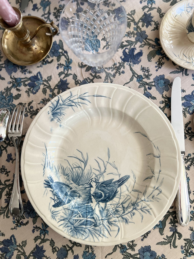 OISEAUX - Suite de 6 assiettes creuses aux Oiseaux par la manufacture française de Gien - Terre de Fer