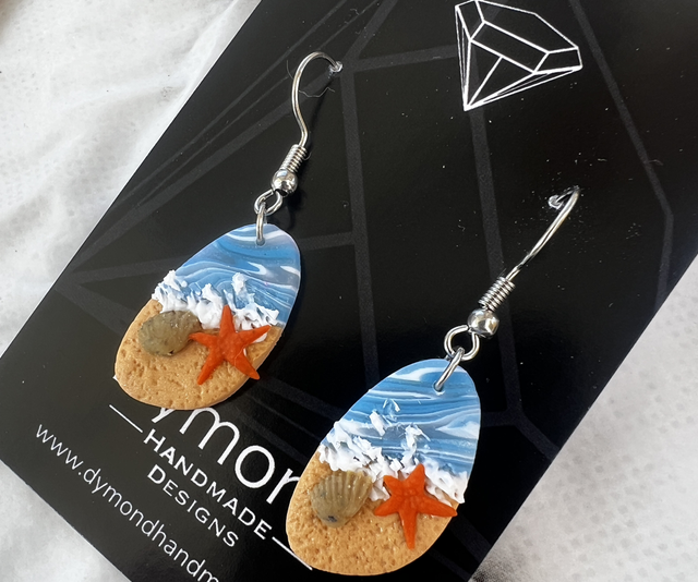 Beach scene - wonky rectangle shaped 