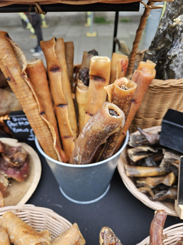  Pork and Chicken Sausage Rolls 