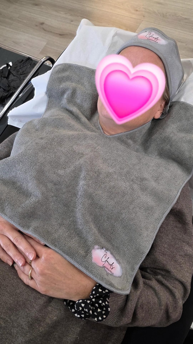 Microfibre facial towel