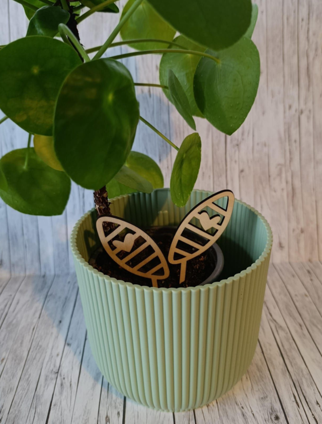 Blumenstecker aus Lindenholz – Hasenohren Herz