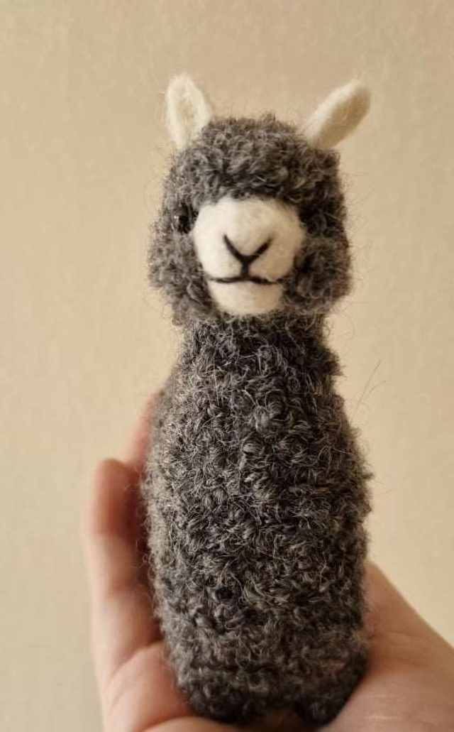 Mini Alpaca Figurine Grey