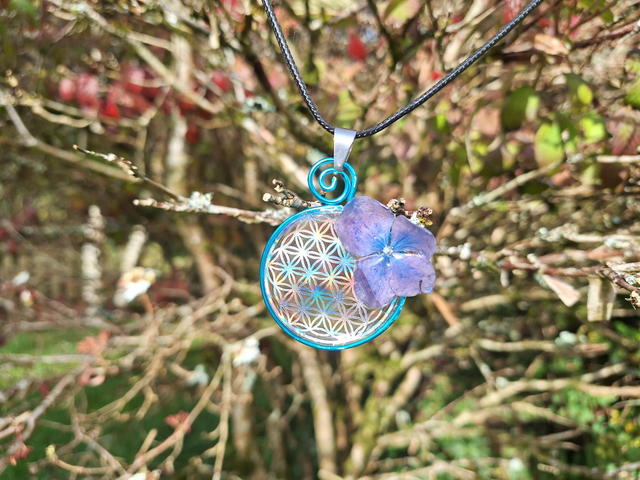 Collier Fleur de vie et orthensia naturelle 
