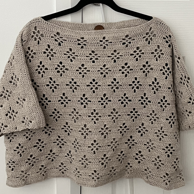 ladies oversized top fits from 16/18 up to 22/24