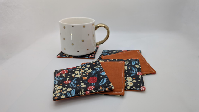 Sous-verres / sous-mugs réversibles en tissu - Forêt d'automne - Format carré - Le lot de 6