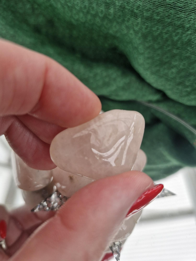 Rose quartz tumblestone 