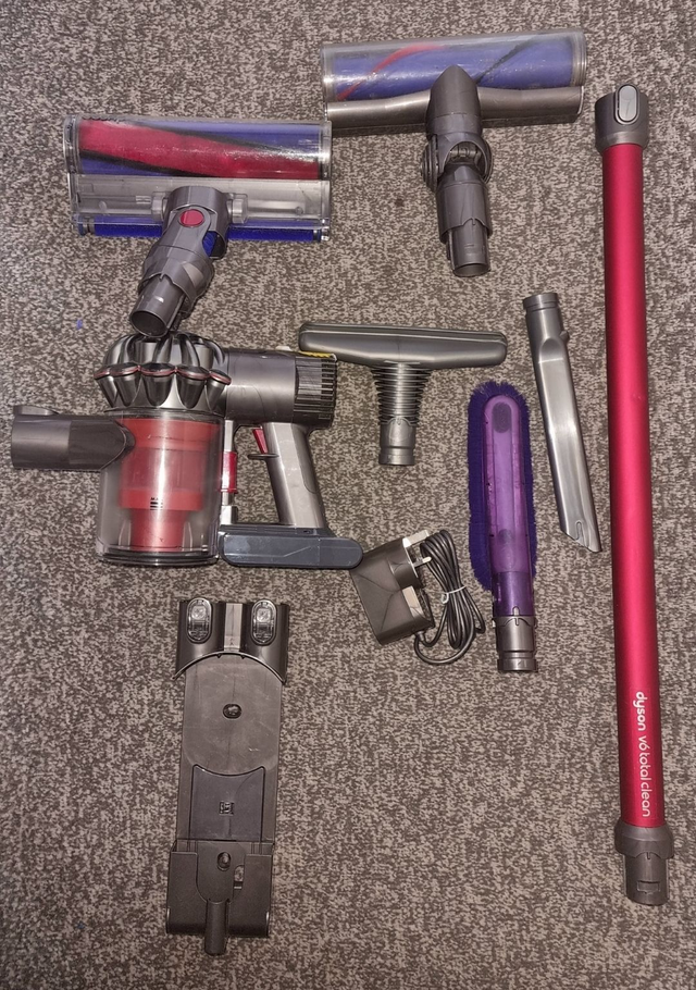 Dyson V6 total clean Cordless Vacuum #2