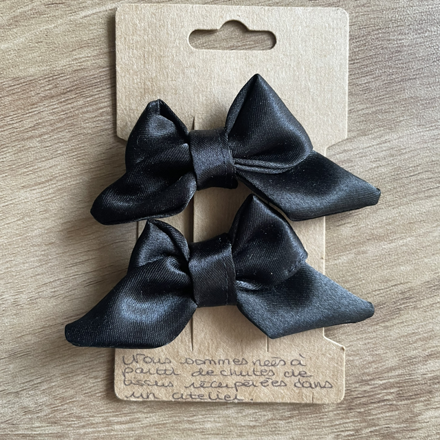 Barrette Éléonore satin noir 