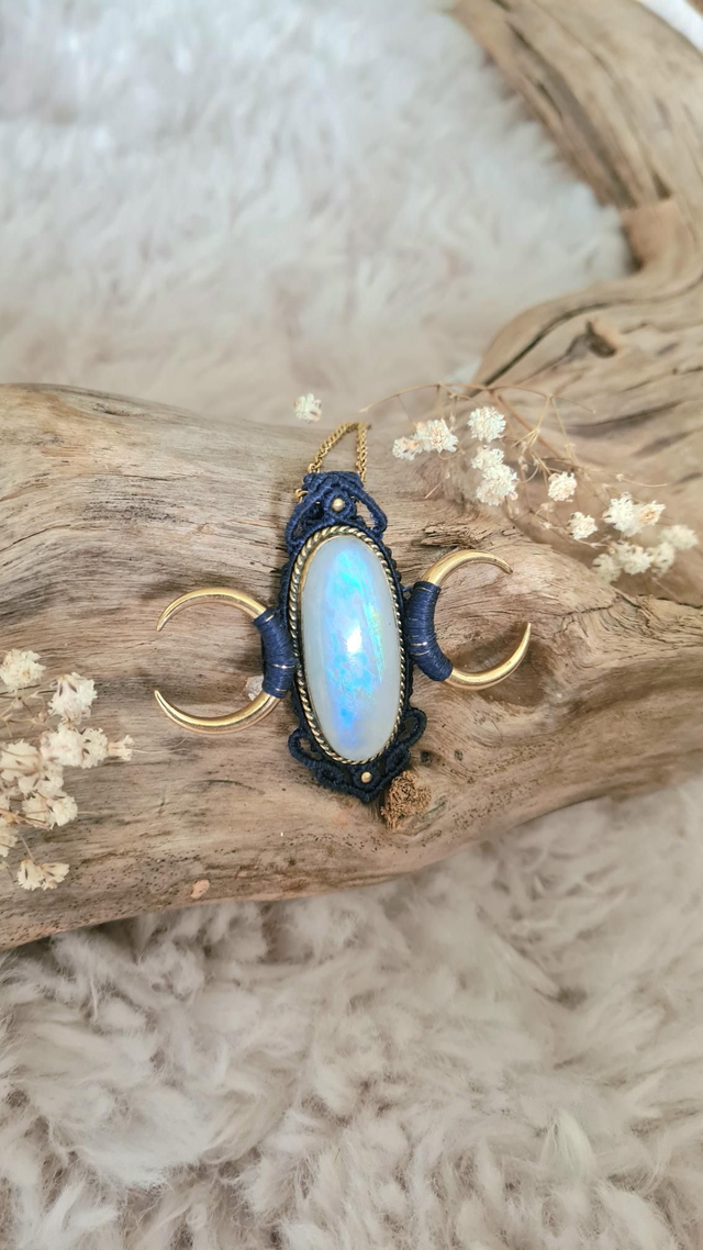 Collier triple lunes