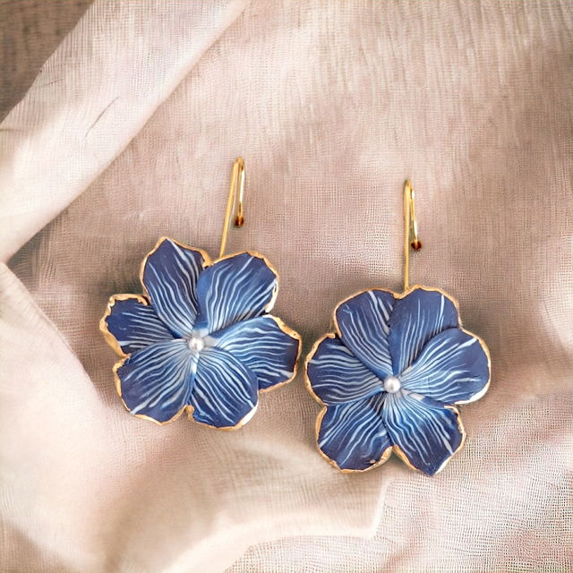 Boucles d&#039;oreilles fleurs en argile polymère 