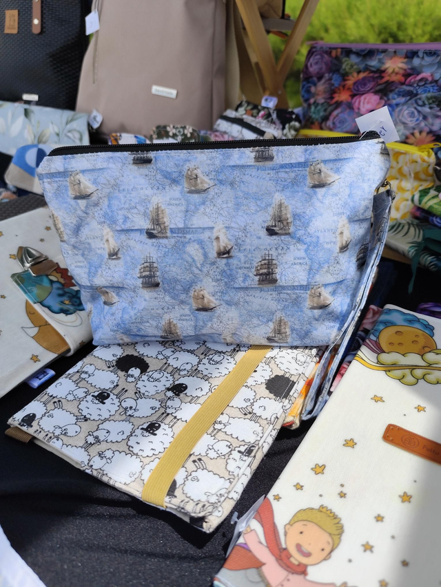 Nécessaire plastificada 