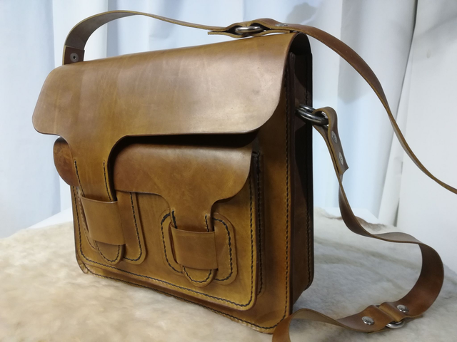 Pochette en cuir de veau souple