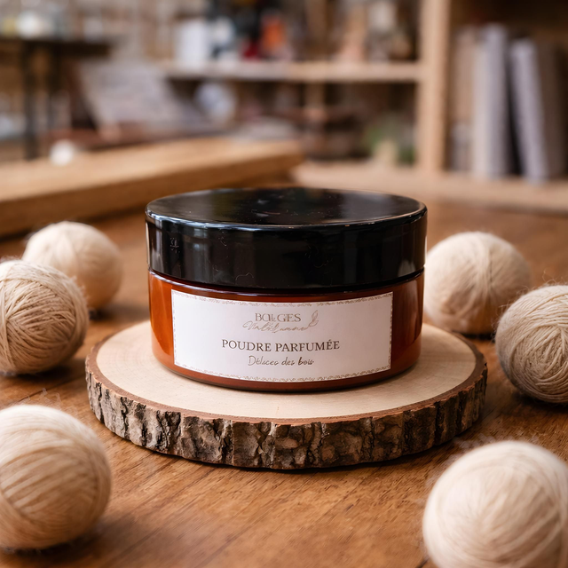 Poudre parfumée " Délices des bois "