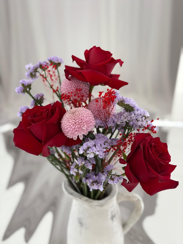 LA VIE EN ROSE . Valentine's Bouquet